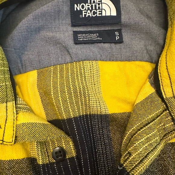 The North Face Plaid Yellow and Black Casual Button Down Shirt Men’s Small - Picture 3 of 7